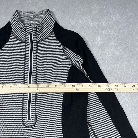 Lululemon Black Run U-Turn 1/4 Zip Pullover Reversible Stripe Women’s Size: 4 - Picture 4 of 11